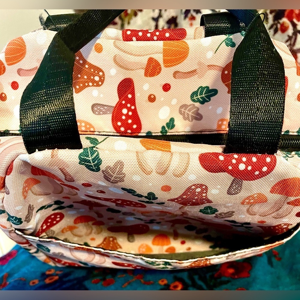 Insulated Lunch Picnic Bag Mushroom Print Red Beige Orange Lunchbox Cooler Tote - Picture 11 of 14
